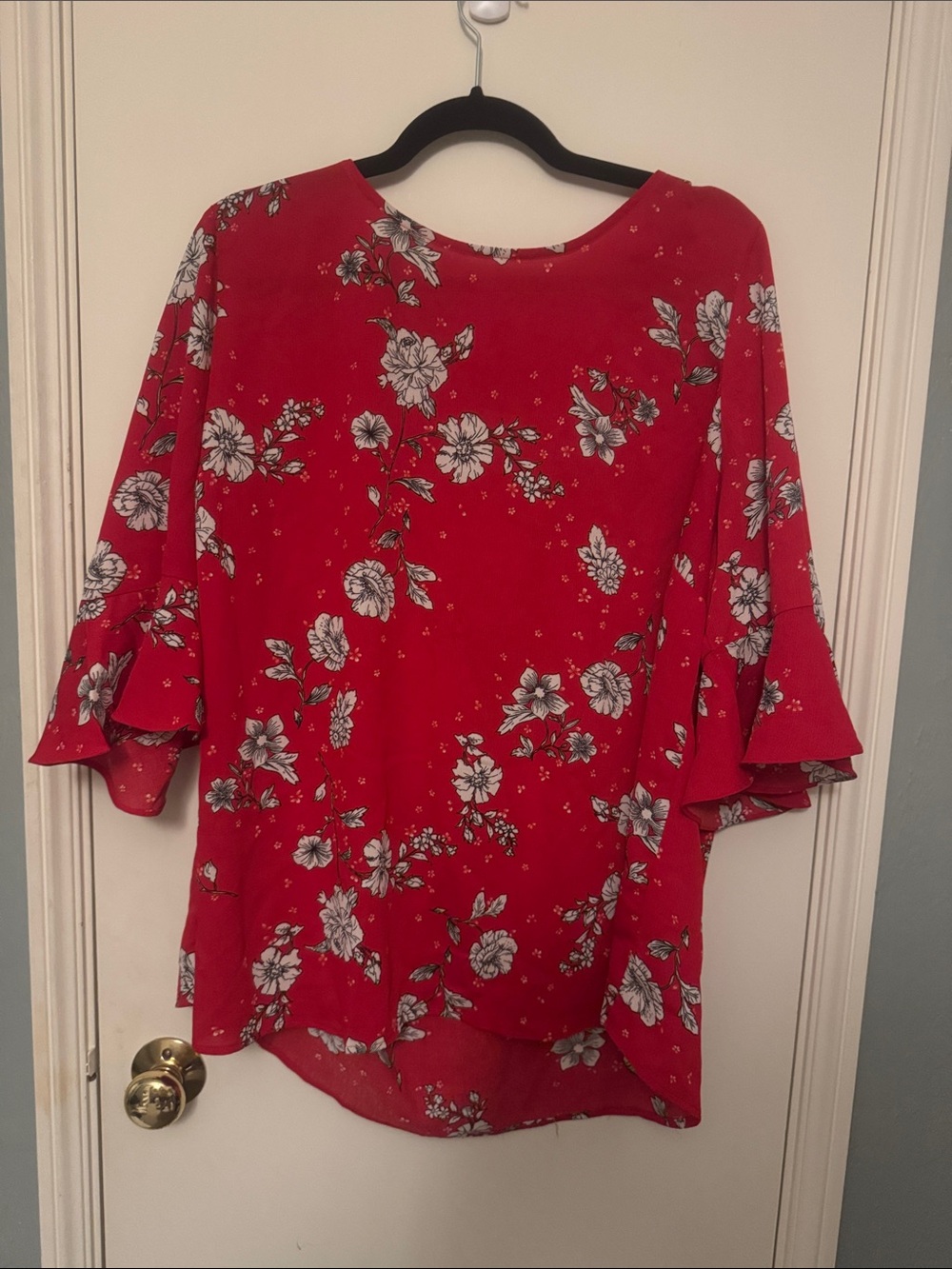 Skies Are Blue Red Floral Ruffle-Sleeve Tunic
